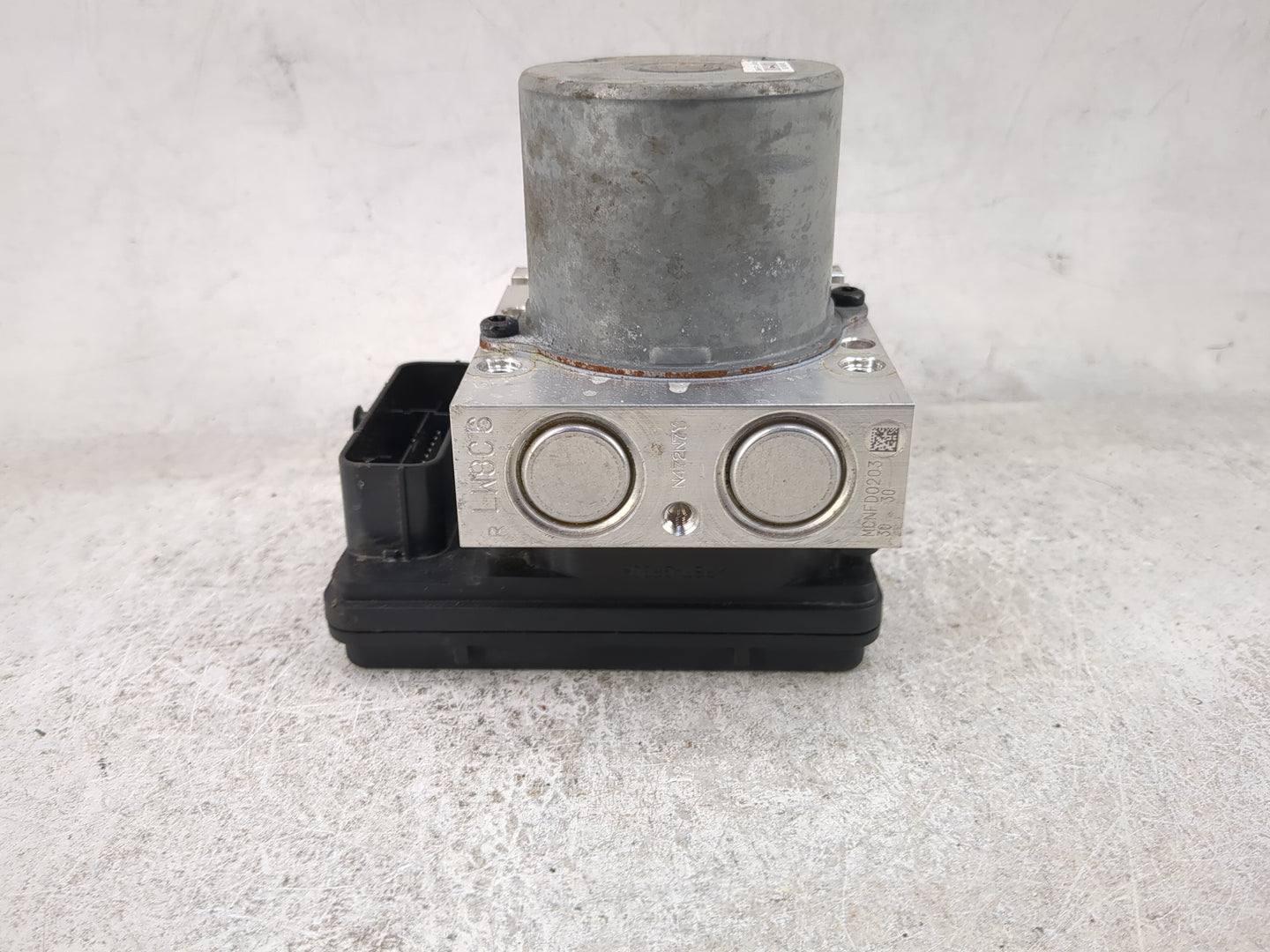 2017-2018 Hyundai Santa Fe ABS Pump Control Module Replacement P/N:58920-4Z400 MGH-80BH6018S300 Fits Fits 2017 2018 OEM Used