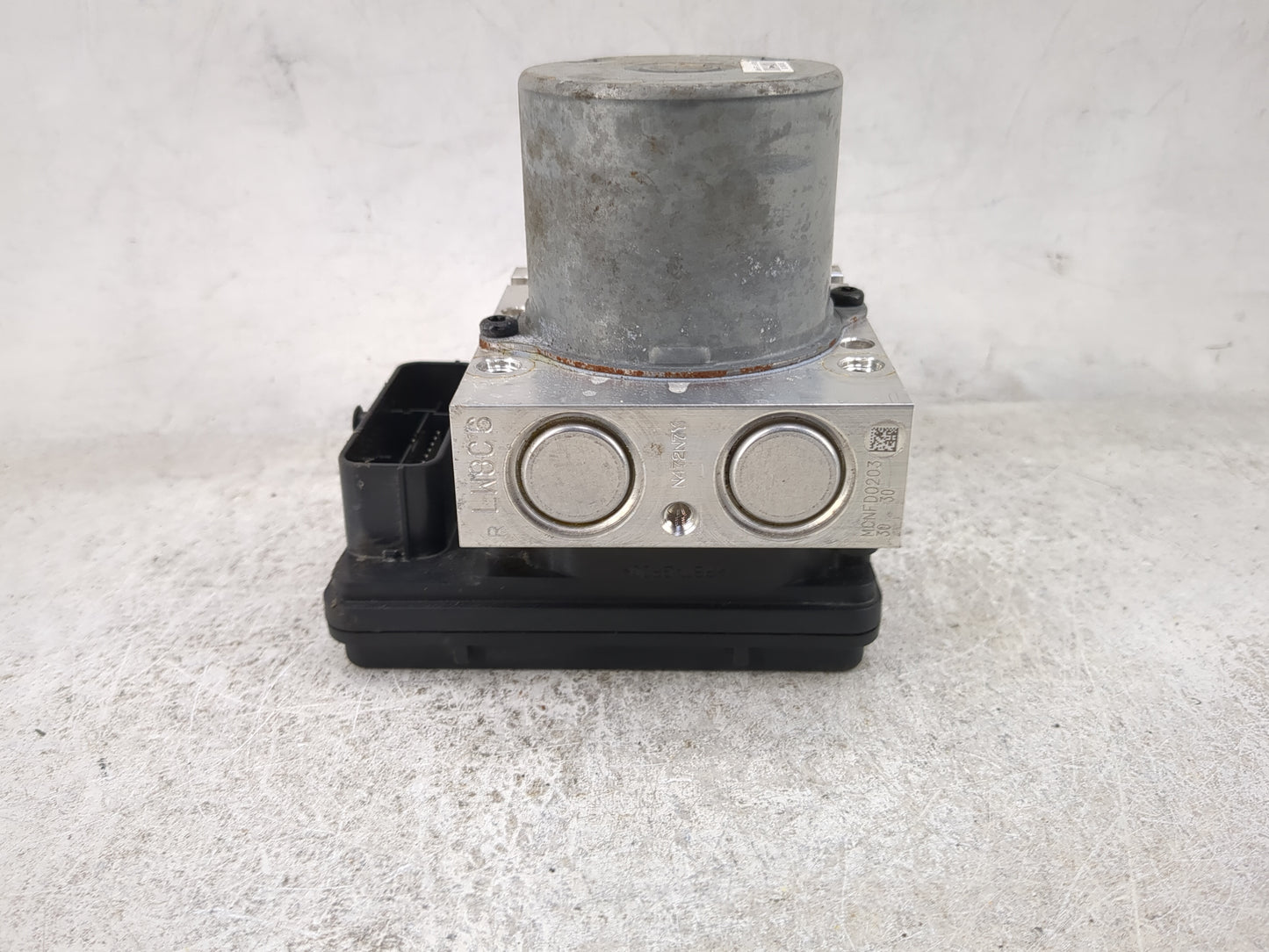 2017-2018 Hyundai Santa Fe ABS Pump Control Module Replacement P/N:58920-4Z400 MGH-80BH6018S300 Fits Fits 2017 2018 OEM Used