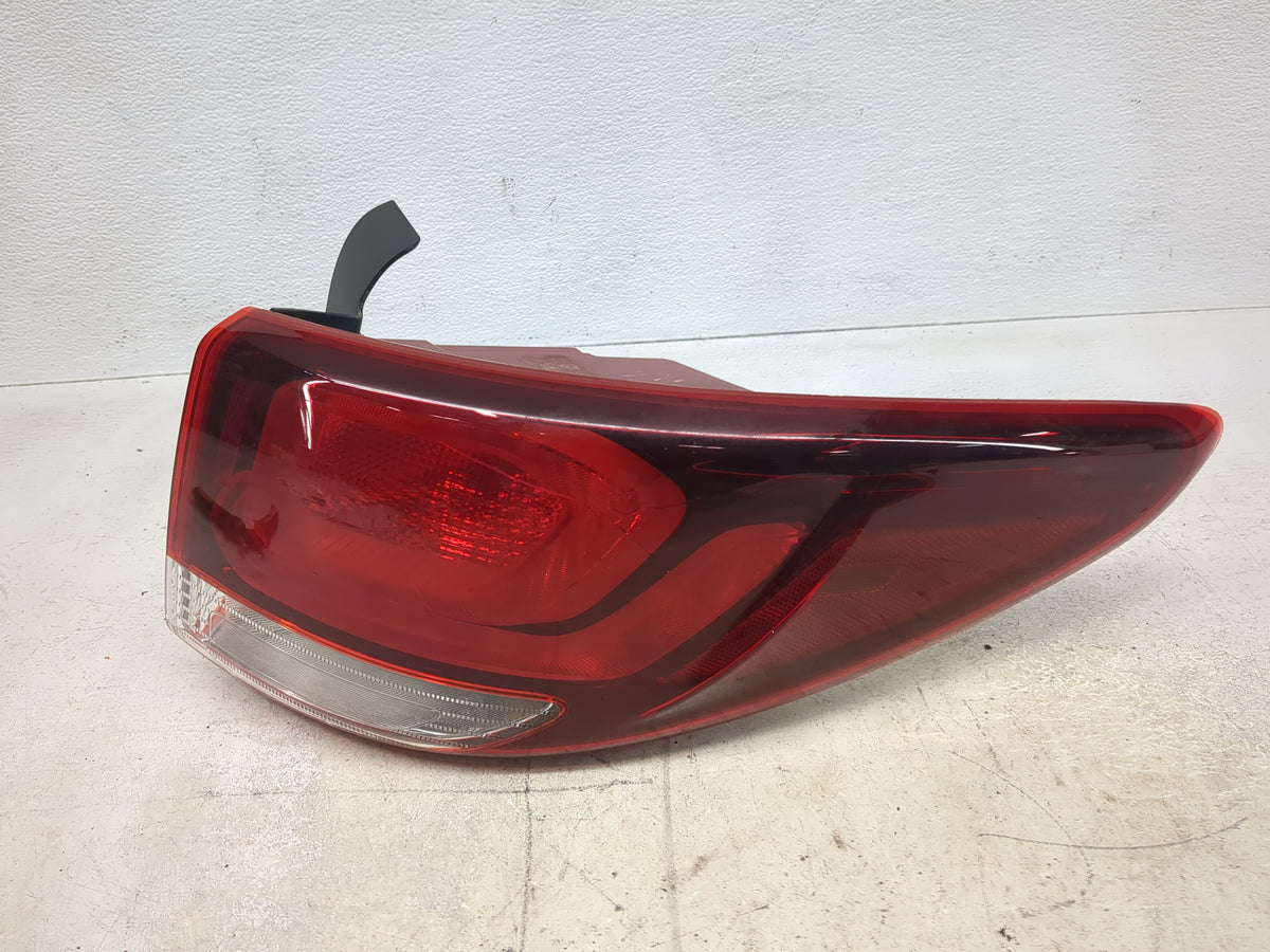 2017-2018 Hyundai Santa Fe Tail Light Assembly Passenger Right OEM Fits Fits 2017 2018 OEM Used Auto Parts - Oemusedautopart