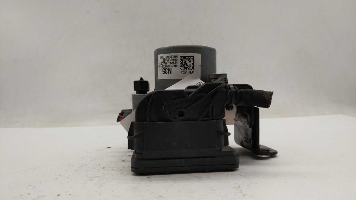 2017-2018 Hyundai Santa Fe Anti-Lock Brake ABS Pump Module Actuator OEM P/N:58920-B8AC0 Fits Fits 2017 2018 OEM Used Auto Pa