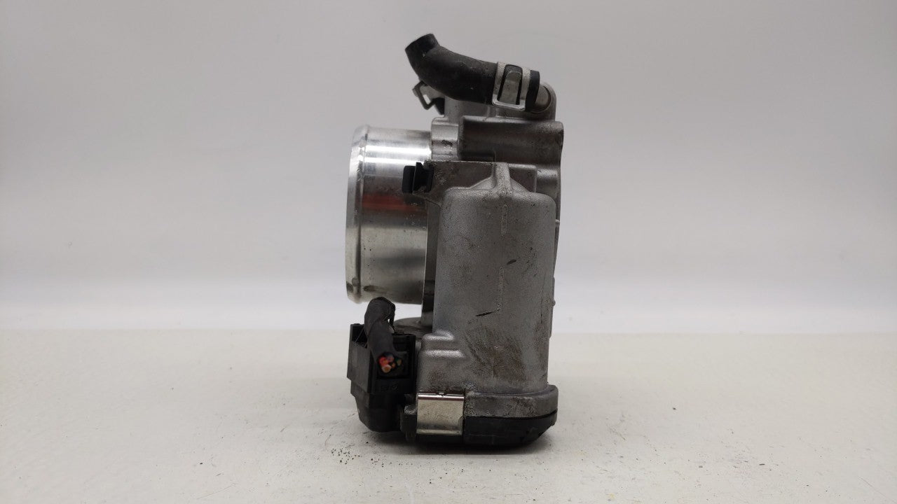 2018 Hyundai Santa Fe Throttle Body P/N:35100-2G600 Fits Fits 2015 2016 2017 2019 OEM Used Auto Parts - Oemusedautoparts1.co