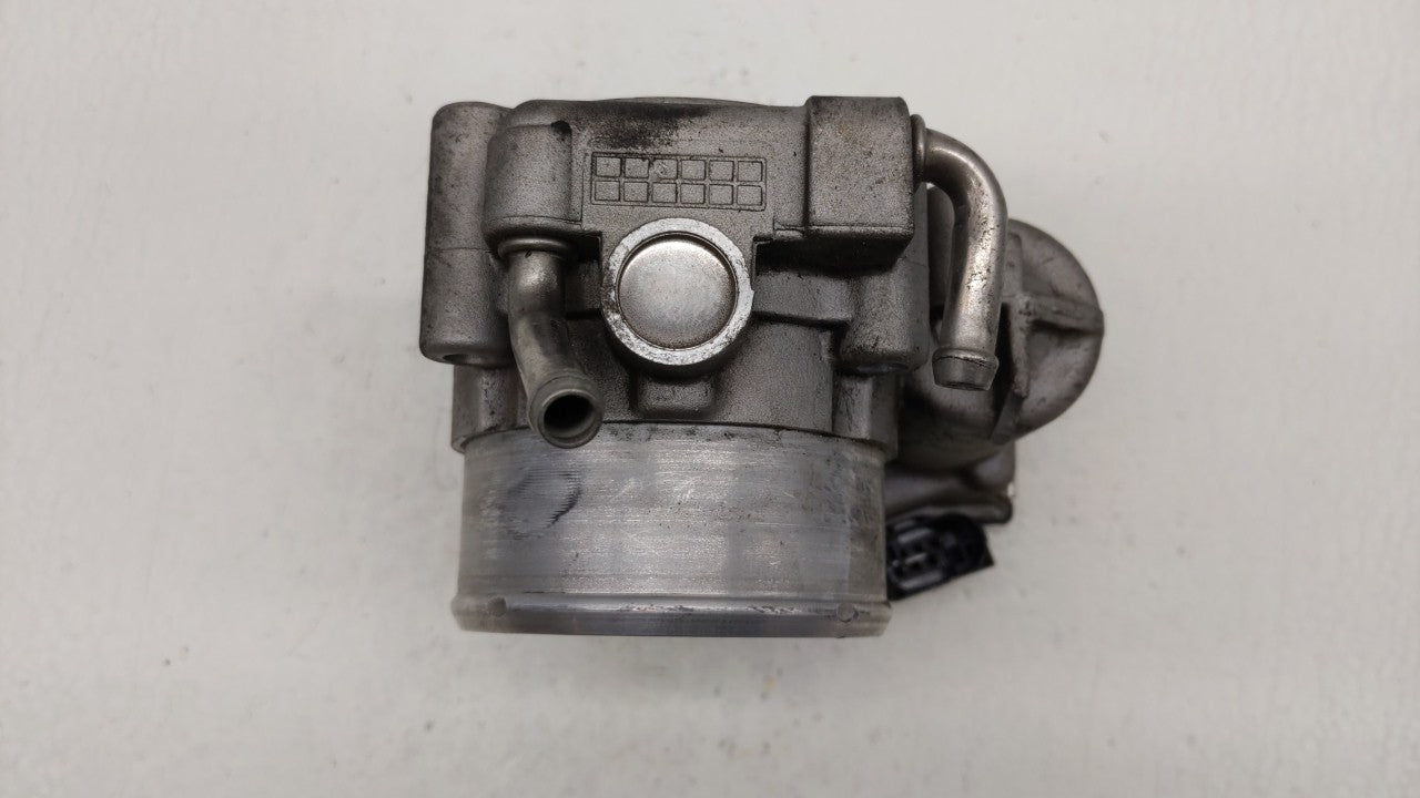 2018 Hyundai Santa Fe Throttle Body P/N:35100-2G600 Fits Fits 2015 2016 2017 2019 OEM Used Auto Parts - Oemusedautoparts1.co