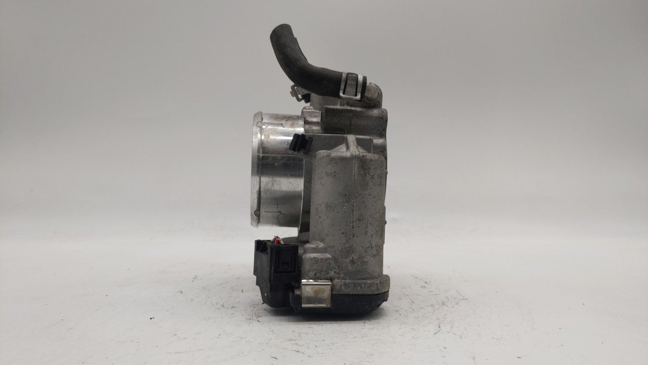 2018 Hyundai Santa Fe Throttle Body P/N:35100-2G600 Fits Fits 2015 2016 2017 2019 OEM Used Auto Parts - Oemusedautoparts1.co