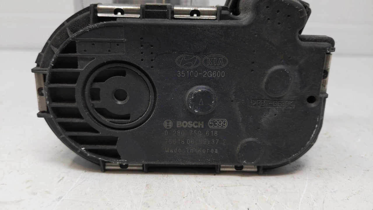 2018 Hyundai Santa Fe Throttle Body P/N:35100-2G600 Fits Fits 2015 2016 2017 2019 OEM Used Auto Parts - Oemusedautoparts1.co