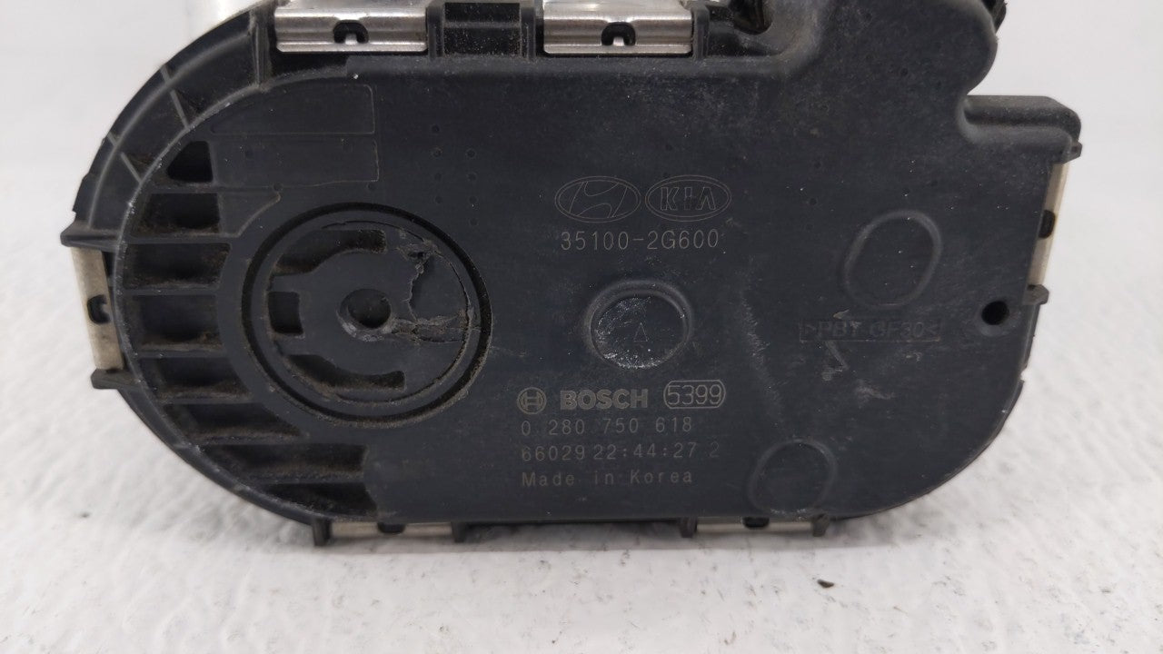2018 Hyundai Santa Fe Throttle Body P/N:35100-2G600 Fits Fits 2015 2016 2017 2019 OEM Used Auto Parts - Oemusedautoparts1.co