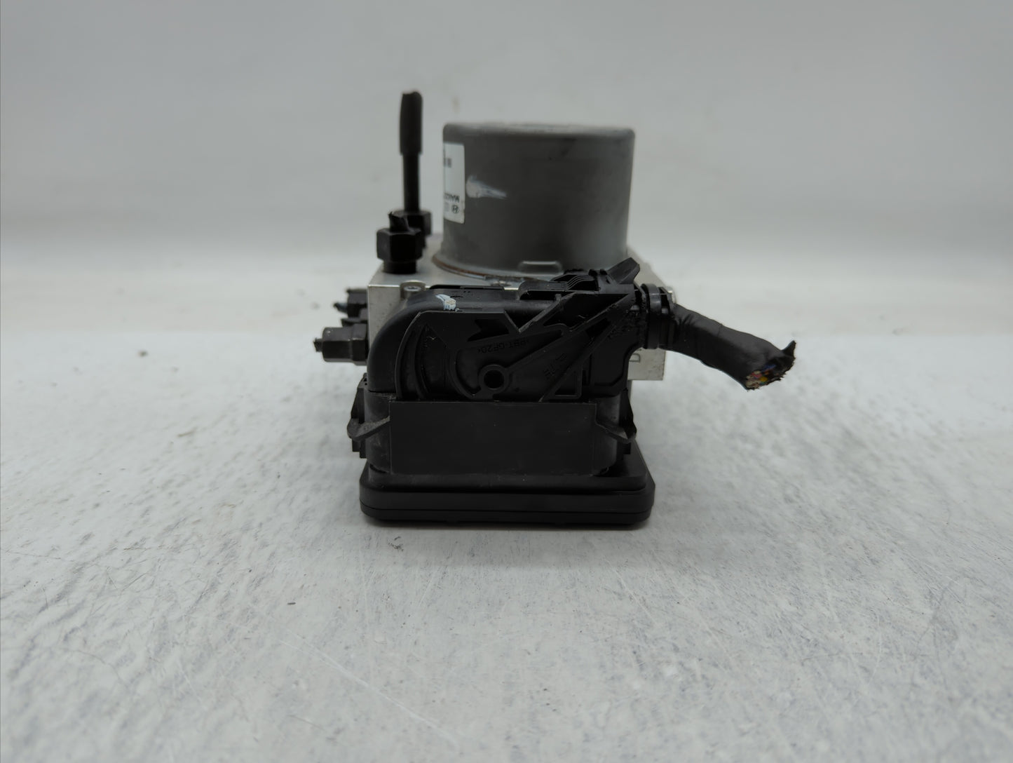 2017-2018 Hyundai Santa Fe ABS Pump Control Module Replacement P/N:58920-4Z300 Fits Fits 2017 2018 OEM Used Auto Parts - Oem