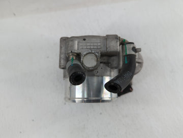 2018 Hyundai Santa Fe Throttle Body P/N:35100-2G600 Fits Fits 2015 2016 2017 2019 OEM Used Auto Parts
