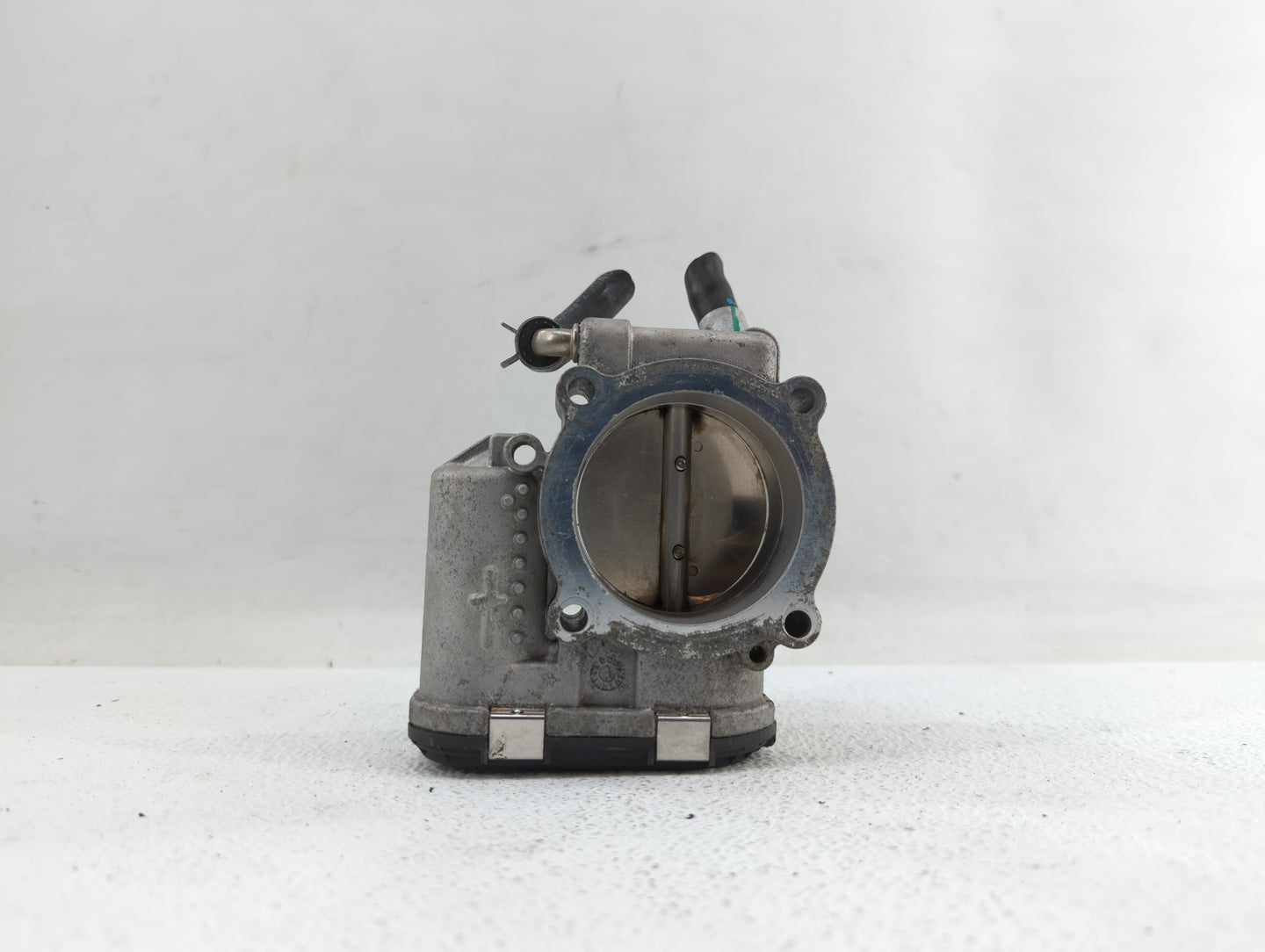 2018 Hyundai Santa Fe Throttle Body P/N:35100-2G600 Fits Fits 2015 2016 2017 2019 OEM Used Auto Parts - Oemusedautoparts1.co