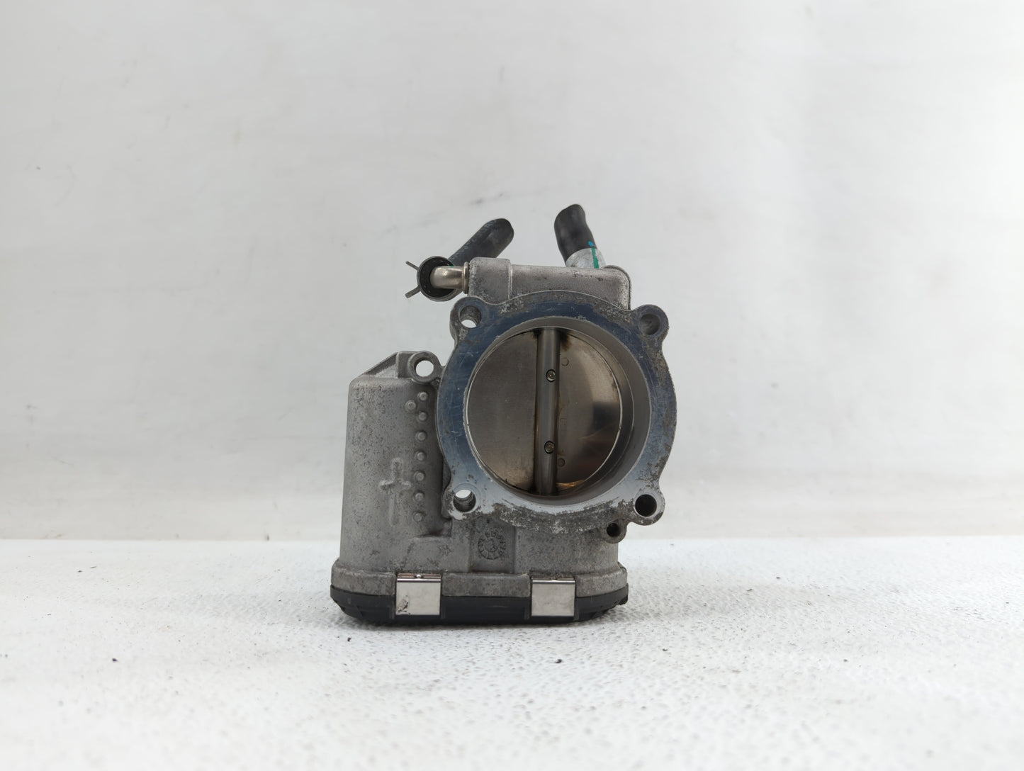 2018 Hyundai Santa Fe Throttle Body P/N:35100-2G600 Fits Fits 2015 2016 2017 2019 OEM Used Auto Parts - Oemusedautoparts1.co