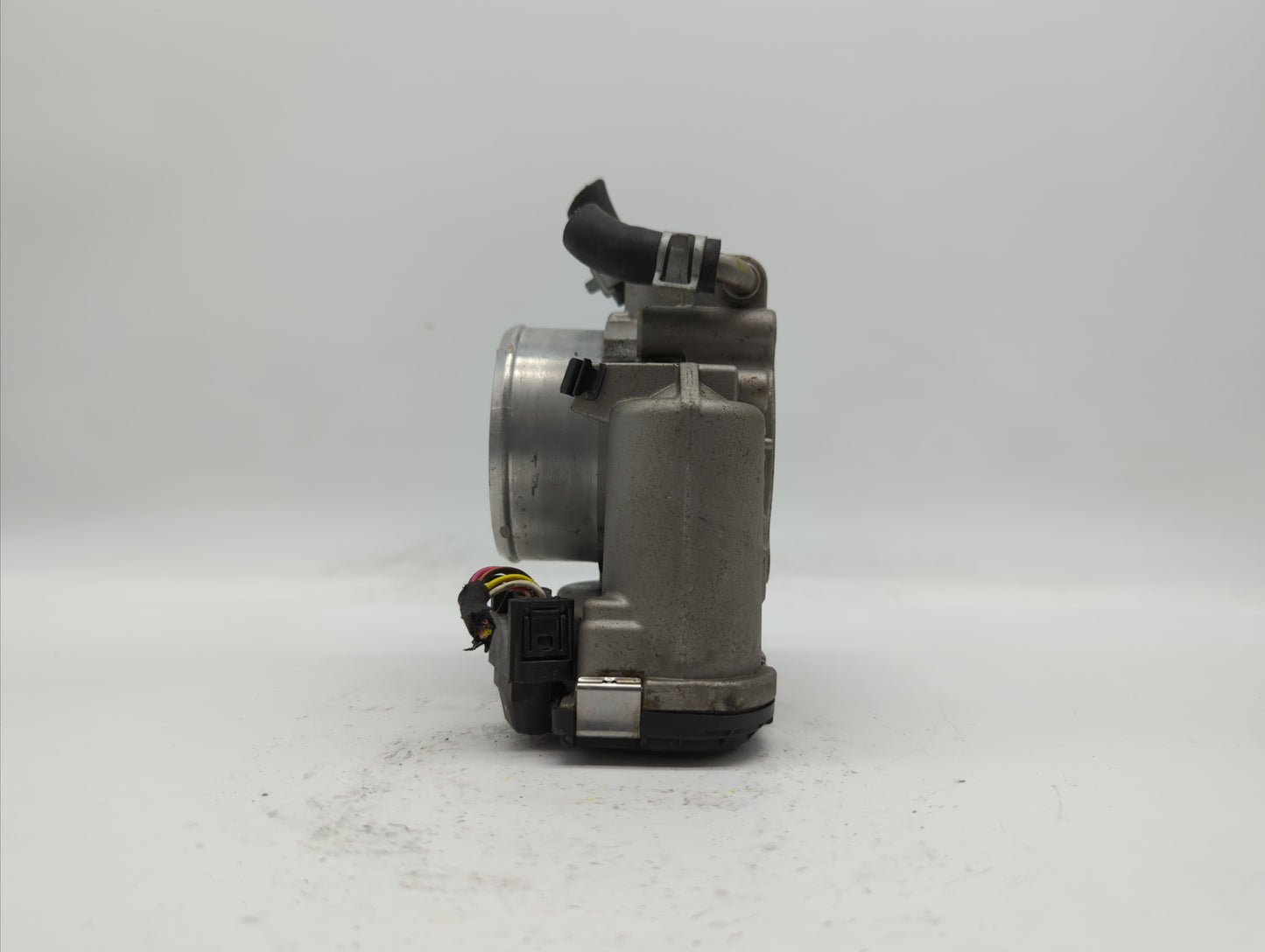 2018 Hyundai Santa Fe Throttle Body P/N:35100-2G600 Fits Fits 2015 2016 2017 2019 OEM Used Auto Parts - Oemusedautoparts1.co