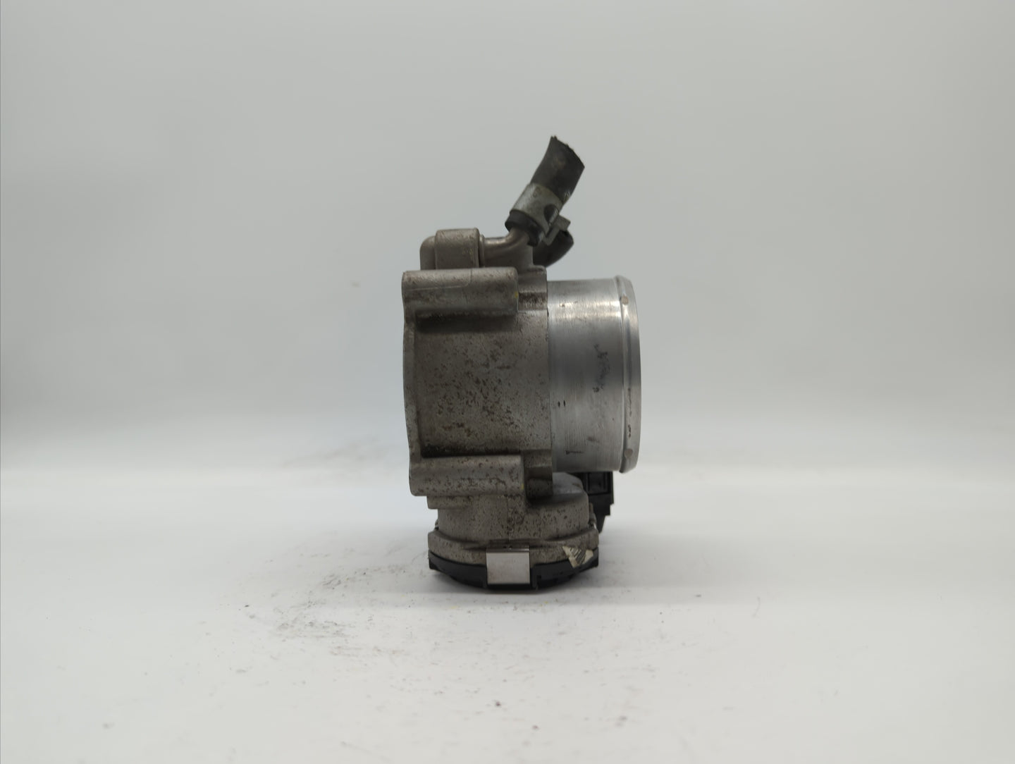 2018 Hyundai Santa Fe Throttle Body P/N:35100-2G600 Fits Fits 2015 2016 2017 2019 OEM Used Auto Parts - Oemusedautoparts1.co