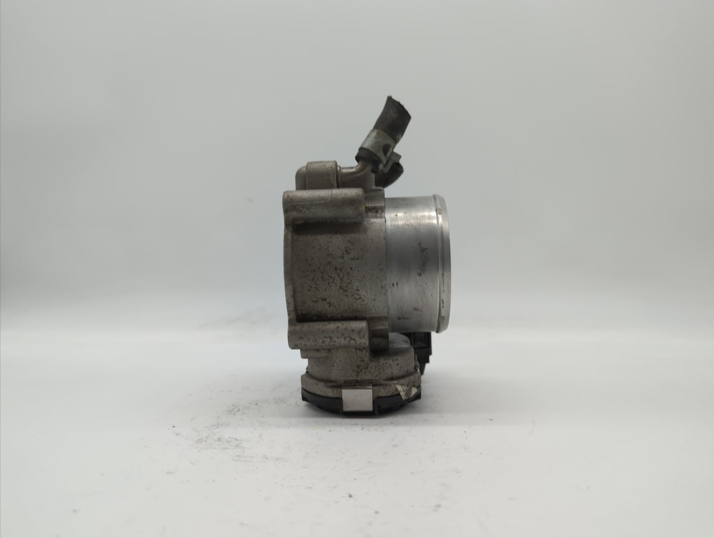 2018 Hyundai Santa Fe Throttle Body P/N:35100-2G600 Fits Fits 2015 2016 2017 2019 OEM Used Auto Parts - Oemusedautoparts1.co
