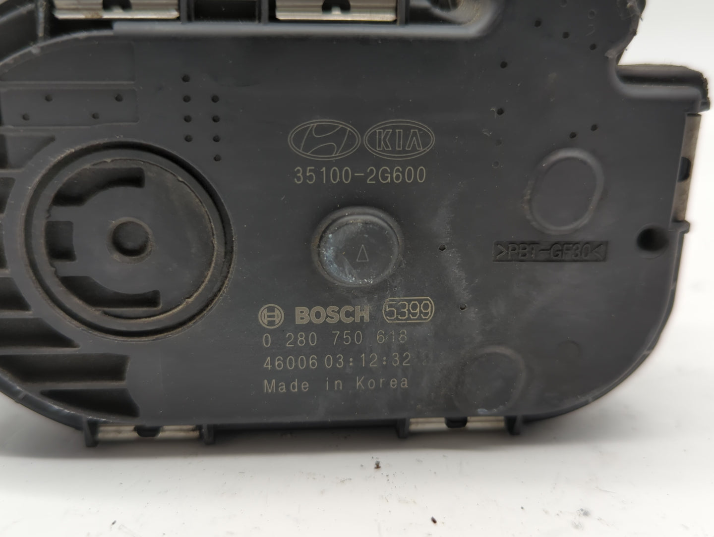 2018 Hyundai Santa Fe Throttle Body P/N:35100-2G600 Fits Fits 2015 2016 2017 2019 OEM Used Auto Parts - Oemusedautoparts1.co