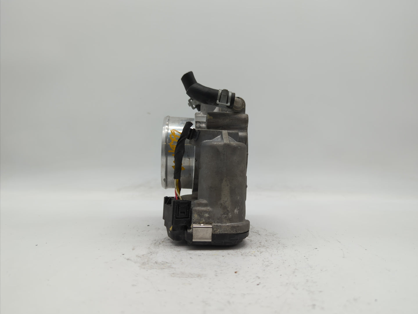 2018 Hyundai Santa Fe Throttle Body P/N:35100-2G600 Fits Fits 2015 2016 2017 2019 OEM Used Auto Parts - Oemusedautoparts1.co