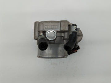 2018 Hyundai Santa Fe Throttle Body P/N:35100-2G600 Fits Fits 2015 2016 2017 2019 OEM Used Auto Parts