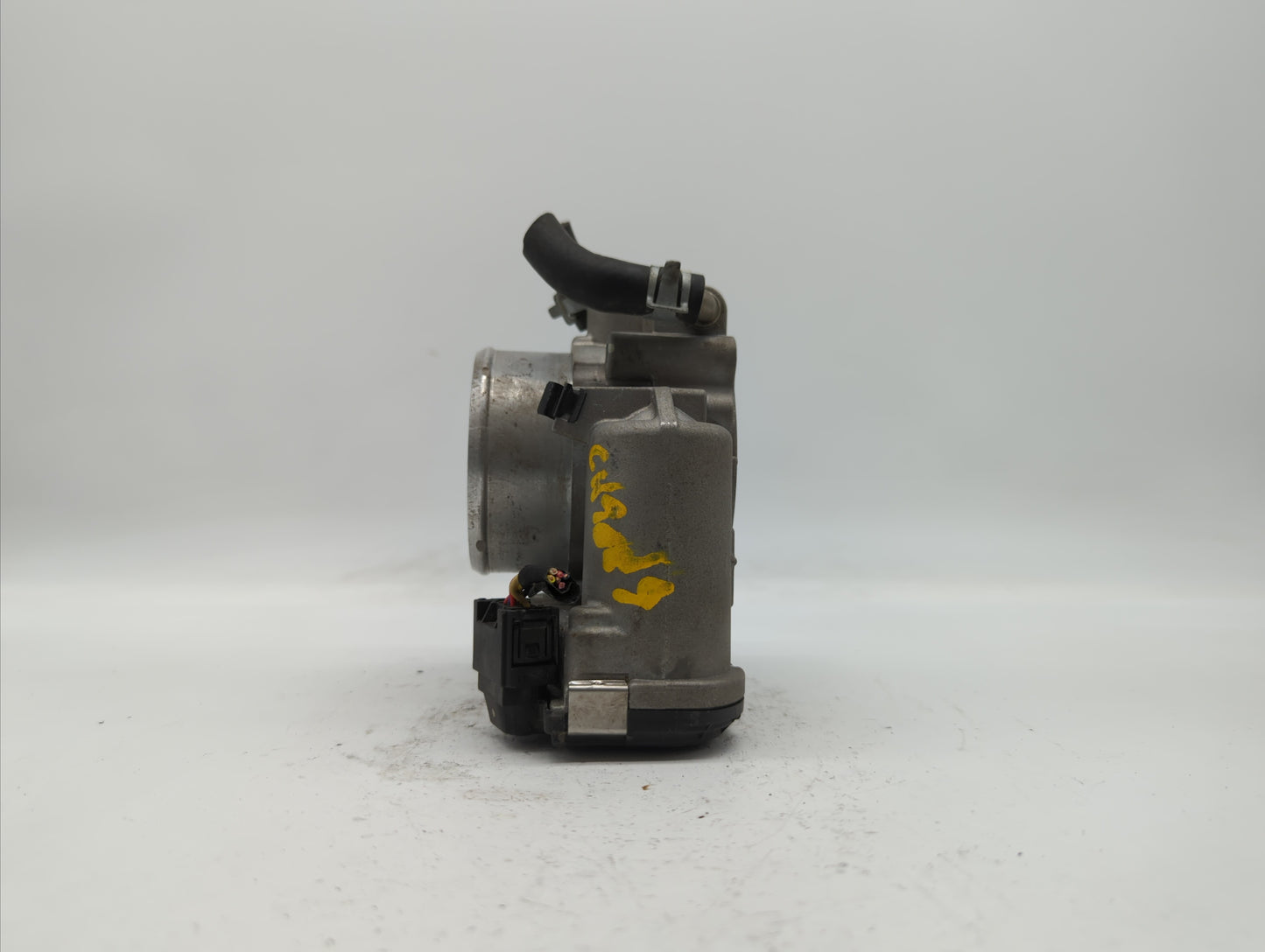 2018 Hyundai Santa Fe Throttle Body P/N:35100-2G600 Fits Fits 2015 2016 2017 2019 OEM Used Auto Parts - Oemusedautoparts1.co