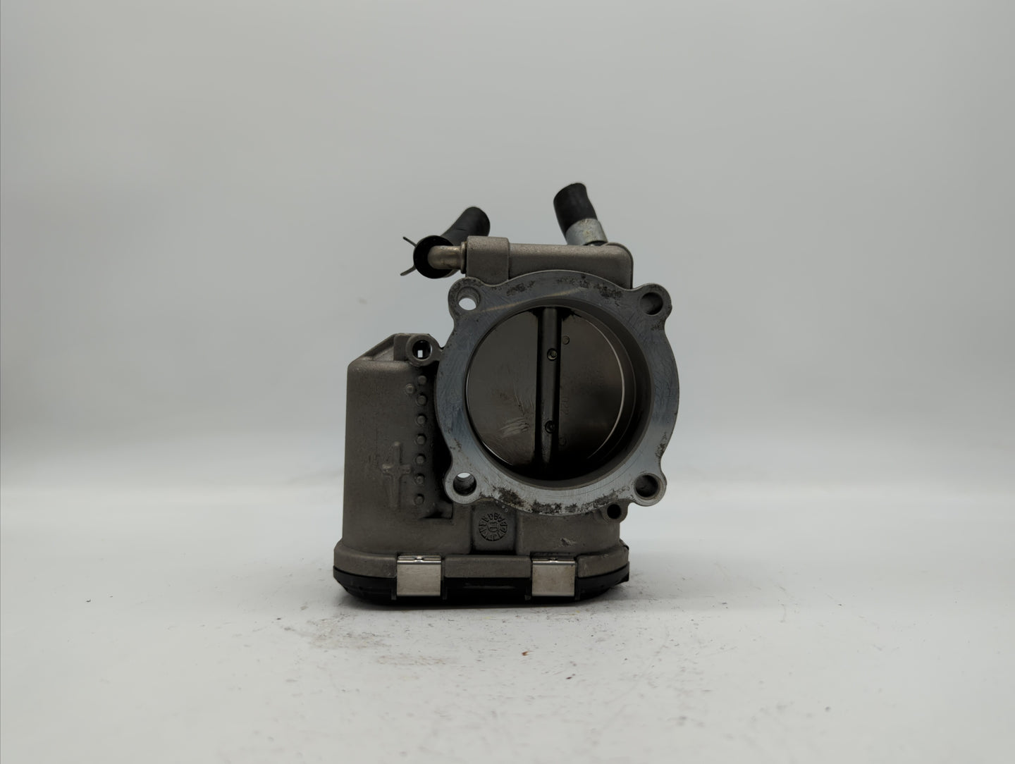 2018 Hyundai Santa Fe Throttle Body P/N:35100-2G600 Fits Fits 2015 2016 2017 2019 OEM Used Auto Parts - Oemusedautoparts1.co