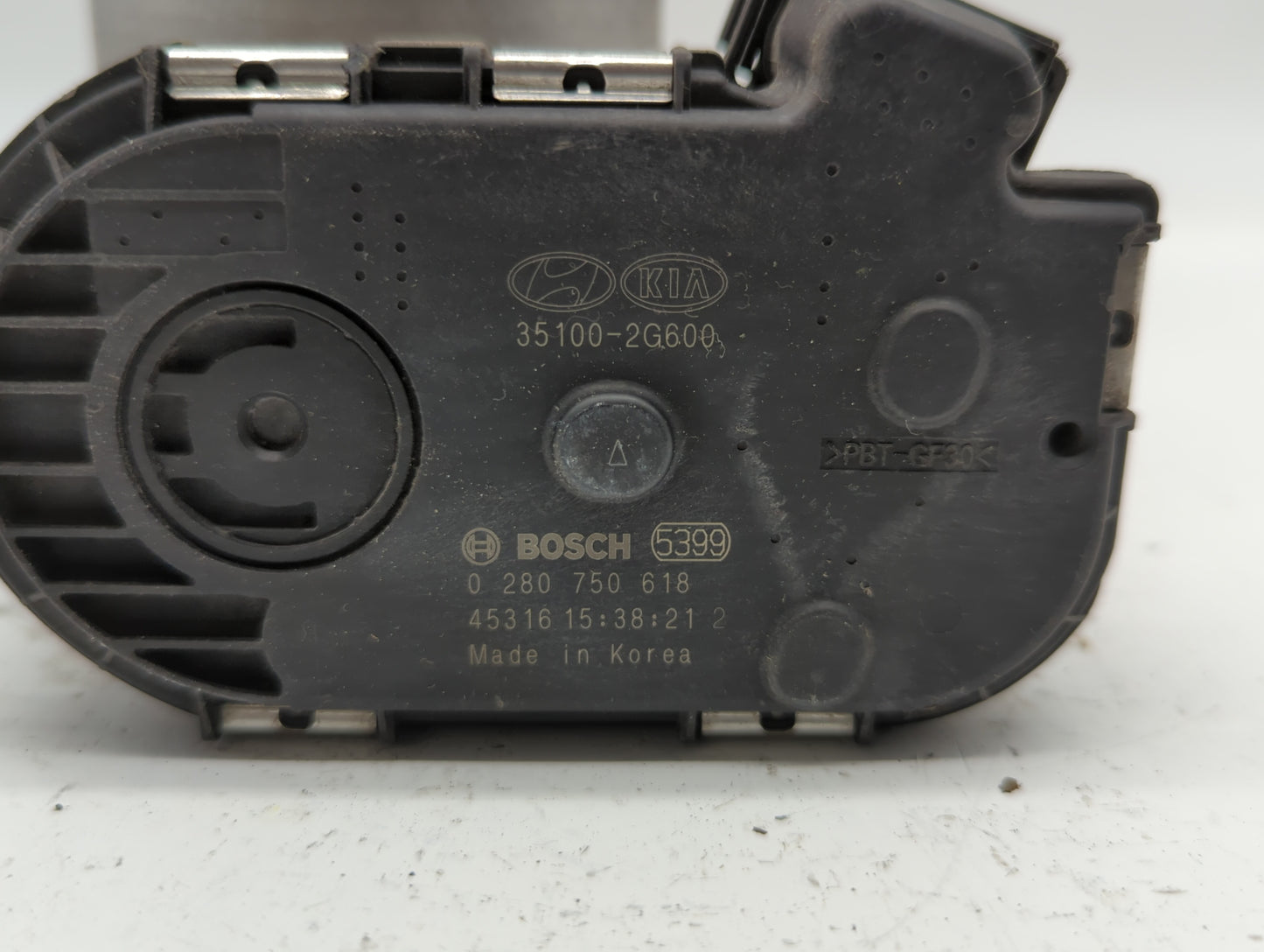 2018 Hyundai Santa Fe Throttle Body P/N:35100-2G600 Fits Fits 2015 2016 2017 2019 OEM Used Auto Parts - Oemusedautoparts1.co