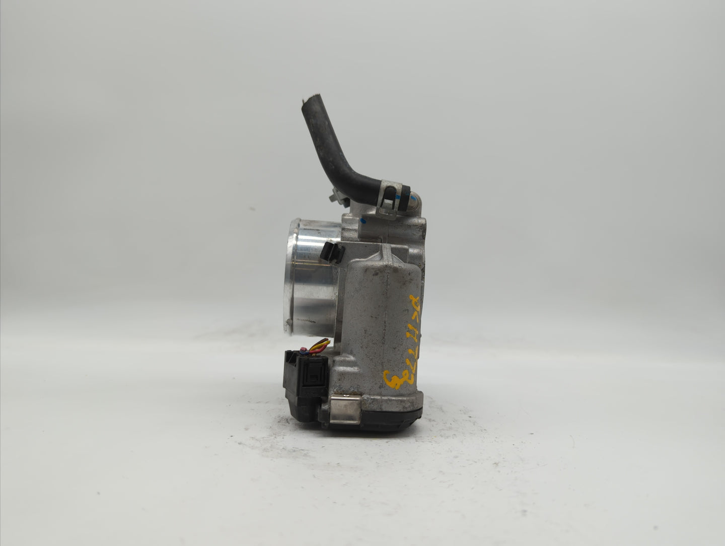 2018 Hyundai Santa Fe Throttle Body P/N:35100-2G600 Fits Fits 2015 2016 2017 2019 OEM Used Auto Parts - Oemusedautoparts1.co
