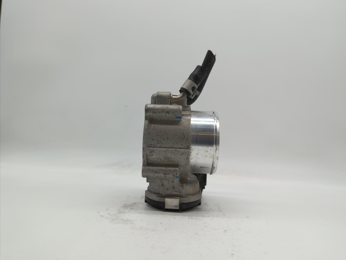 2018 Hyundai Santa Fe Throttle Body P/N:35100-2G600 Fits Fits 2015 2016 2017 2019 OEM Used Auto Parts - Oemusedautoparts1.co