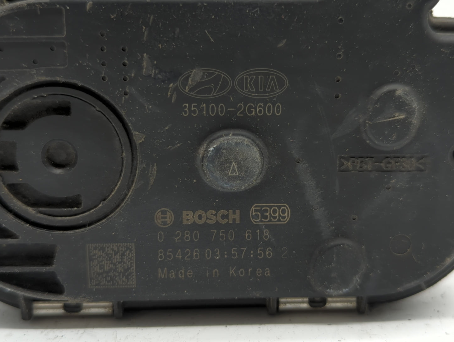 2018 Hyundai Santa Fe Throttle Body P/N:35100-2G600 Fits Fits 2015 2016 2017 2019 OEM Used Auto Parts - Oemusedautoparts1.co