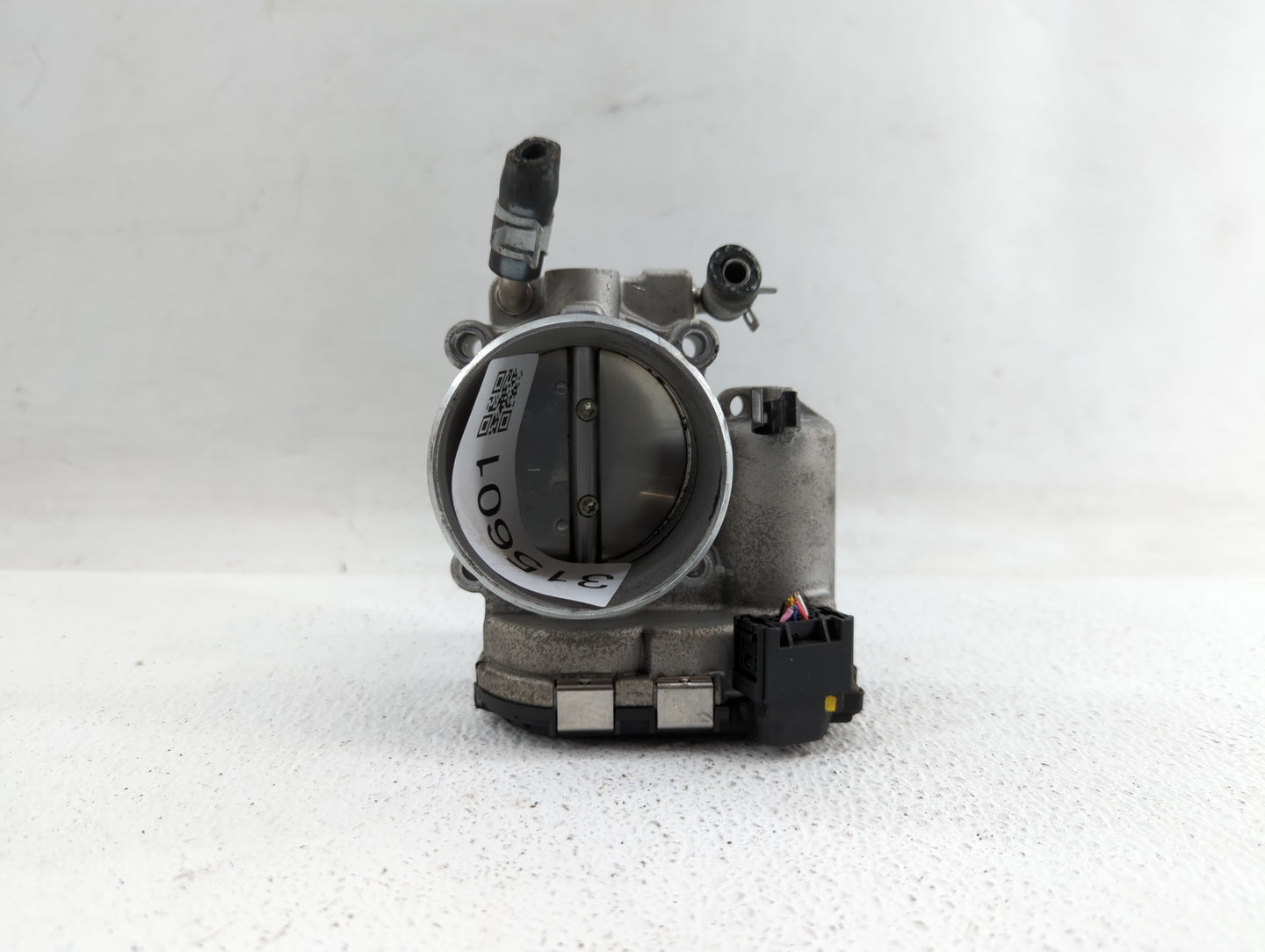 2018 Hyundai Santa Fe Throttle Body P/N:35100-2G600 Fits Fits 2015 2016 2017 2019 OEM Used Auto Parts - Oemusedautoparts1.co