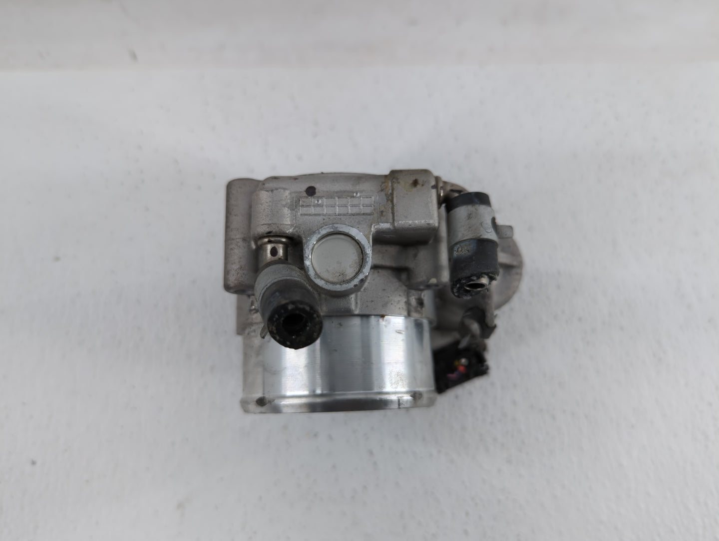 2018 Hyundai Santa Fe Throttle Body P/N:35100-2G600 Fits Fits 2015 2016 2017 2019 OEM Used Auto Parts - Oemusedautoparts1.co