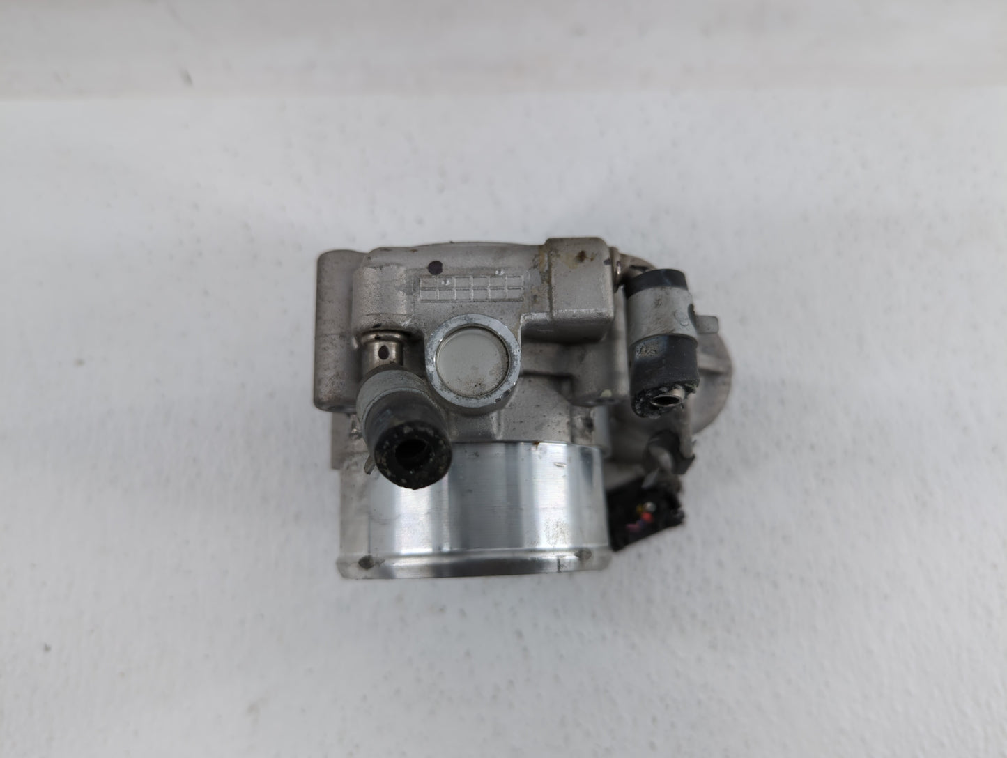 2018 Hyundai Santa Fe Throttle Body P/N:35100-2G600 Fits Fits 2015 2016 2017 2019 OEM Used Auto Parts - Oemusedautoparts1.co