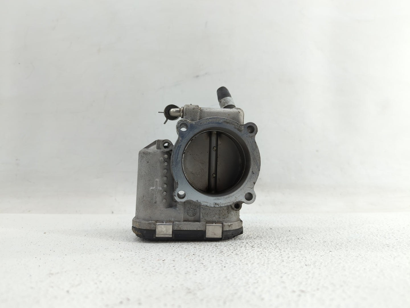 2018 Hyundai Santa Fe Throttle Body P/N:35100-2G600 Fits Fits 2015 2016 2017 2019 OEM Used Auto Parts - Oemusedautoparts1.co