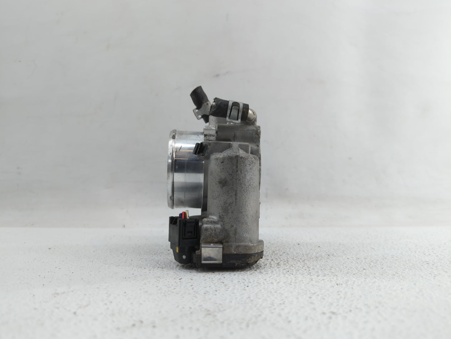 2018 Hyundai Santa Fe Throttle Body P/N:35100-2G600 Fits Fits 2015 2016 2017 2019 OEM Used Auto Parts - Oemusedautoparts1.co