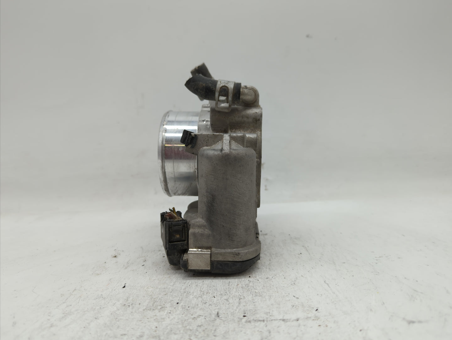 2018 Hyundai Santa Fe Throttle Body P/N:0 280 750 618 35100-2G600 Fits Fits 2015 2016 2017 2019 OEM Used Auto Parts - Oemuse