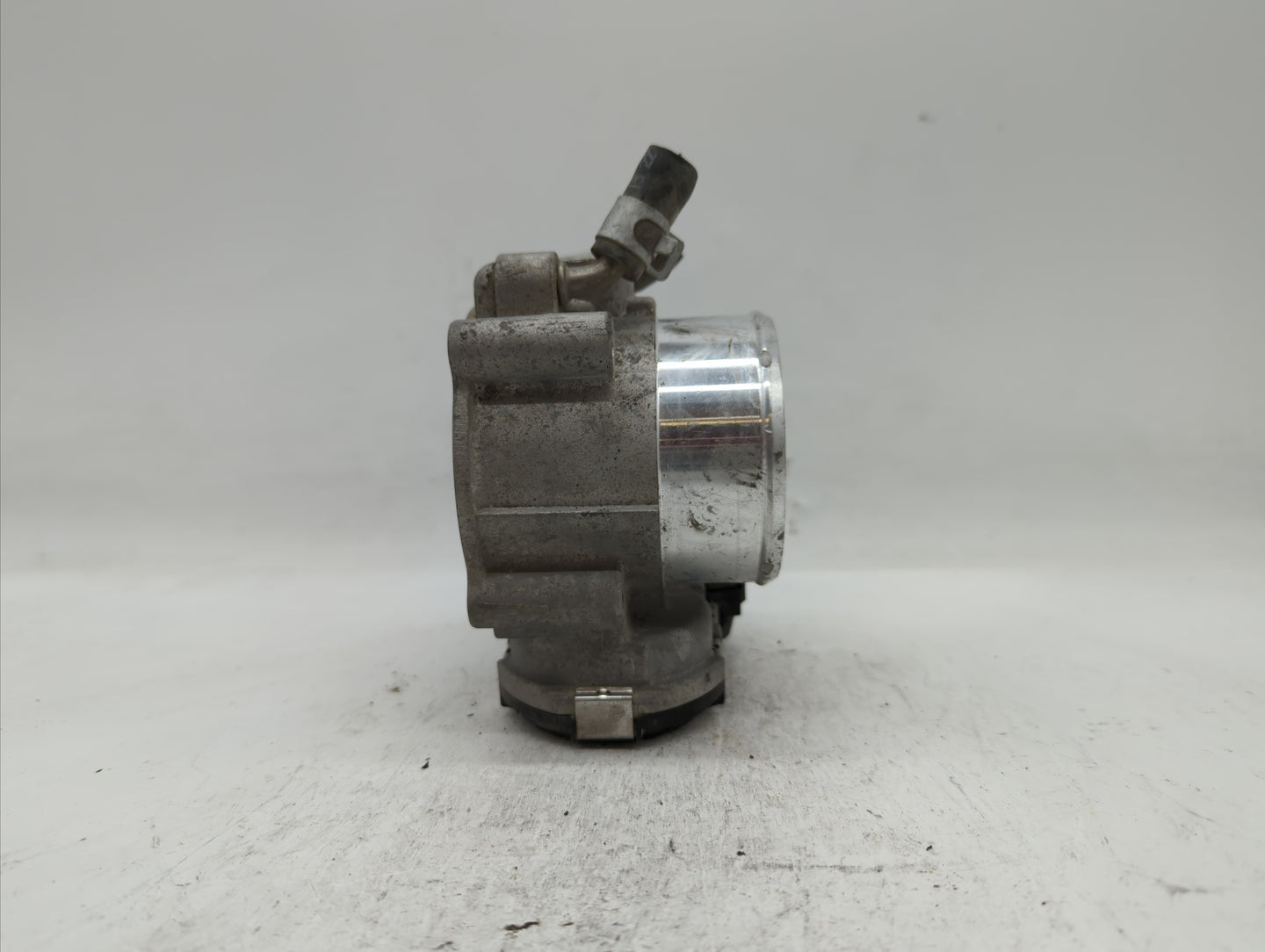 2018 Hyundai Santa Fe Throttle Body P/N:0 280 750 618 35100-2G600 Fits Fits 2015 2016 2017 2019 OEM Used Auto Parts - Oemuse