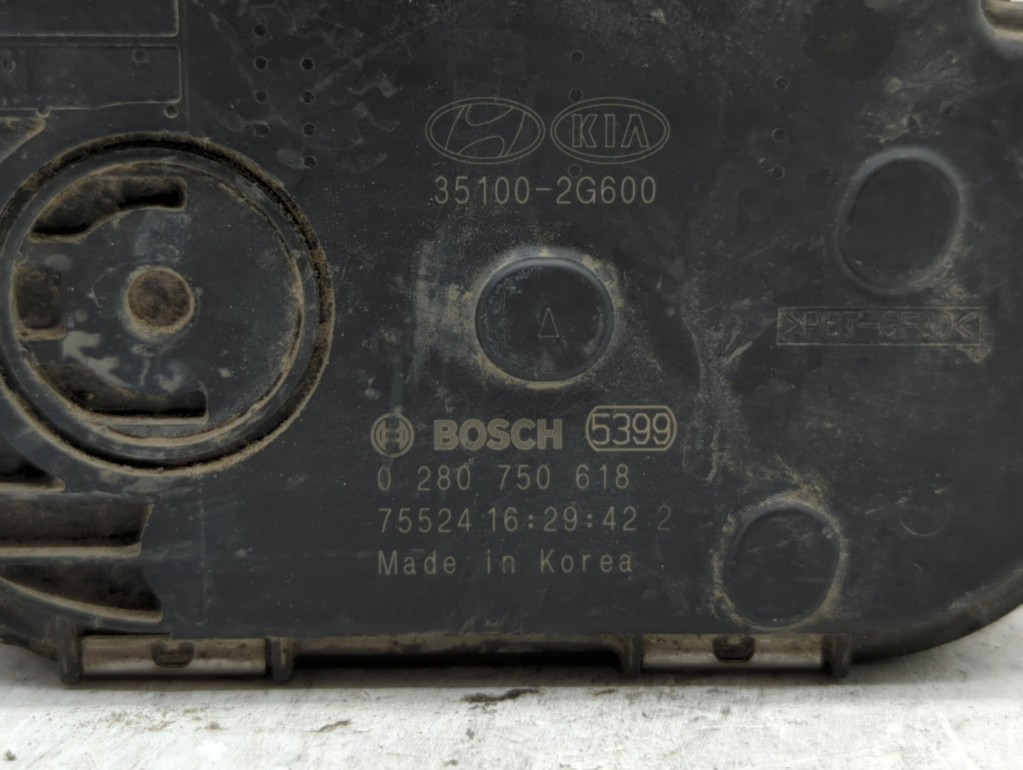 2018 Hyundai Santa Fe Throttle Body P/N:0 280 750 618 35100-2G600 Fits Fits 2015 2016 2017 2019 OEM Used Auto Parts - Oemuse
