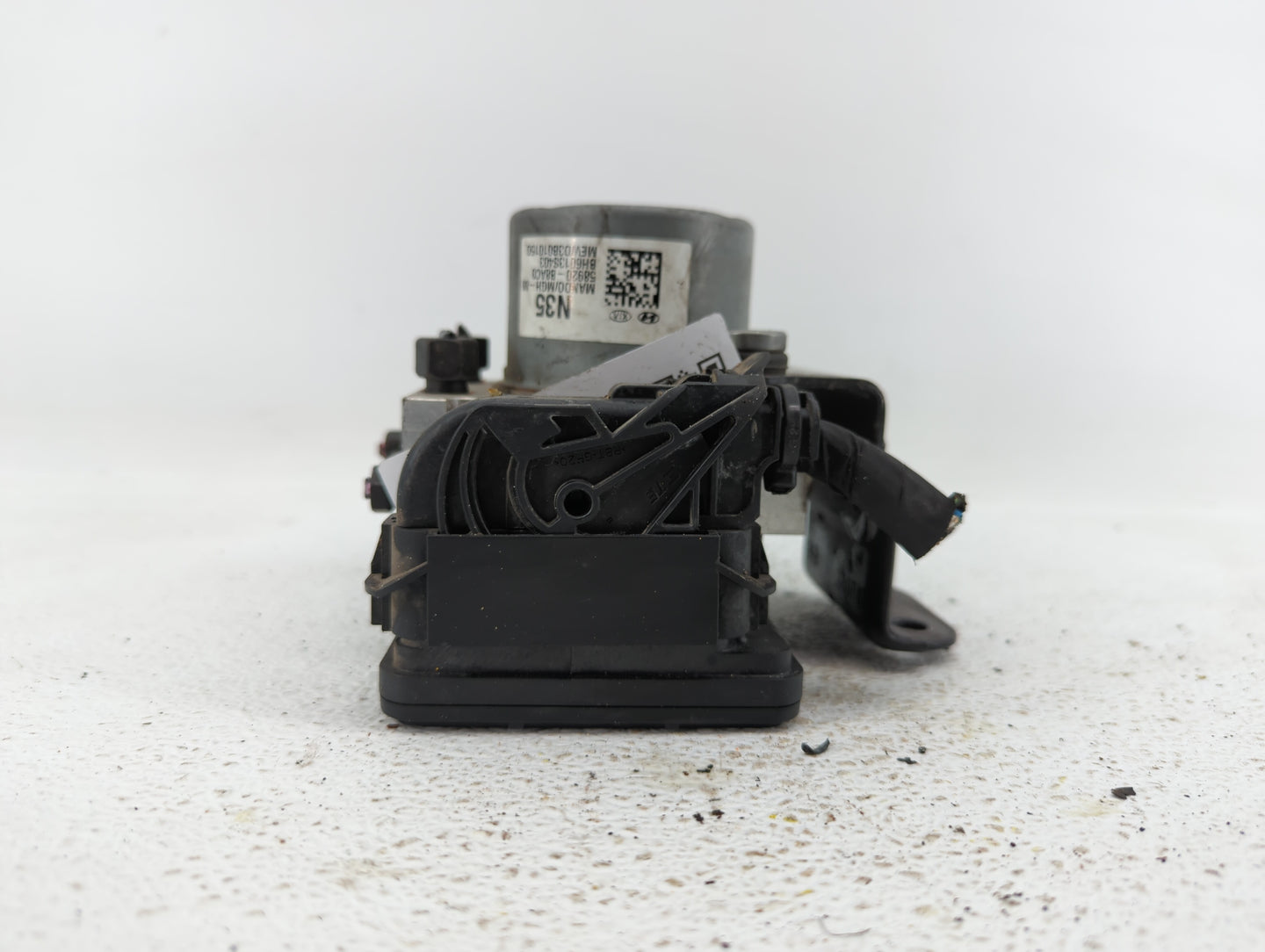 2017-2018 Hyundai Santa Fe ABS Pump Control Module Replacement P/N:58920-B8AC0 Fits Fits 2017 2018 OEM Used Auto Parts - Oem