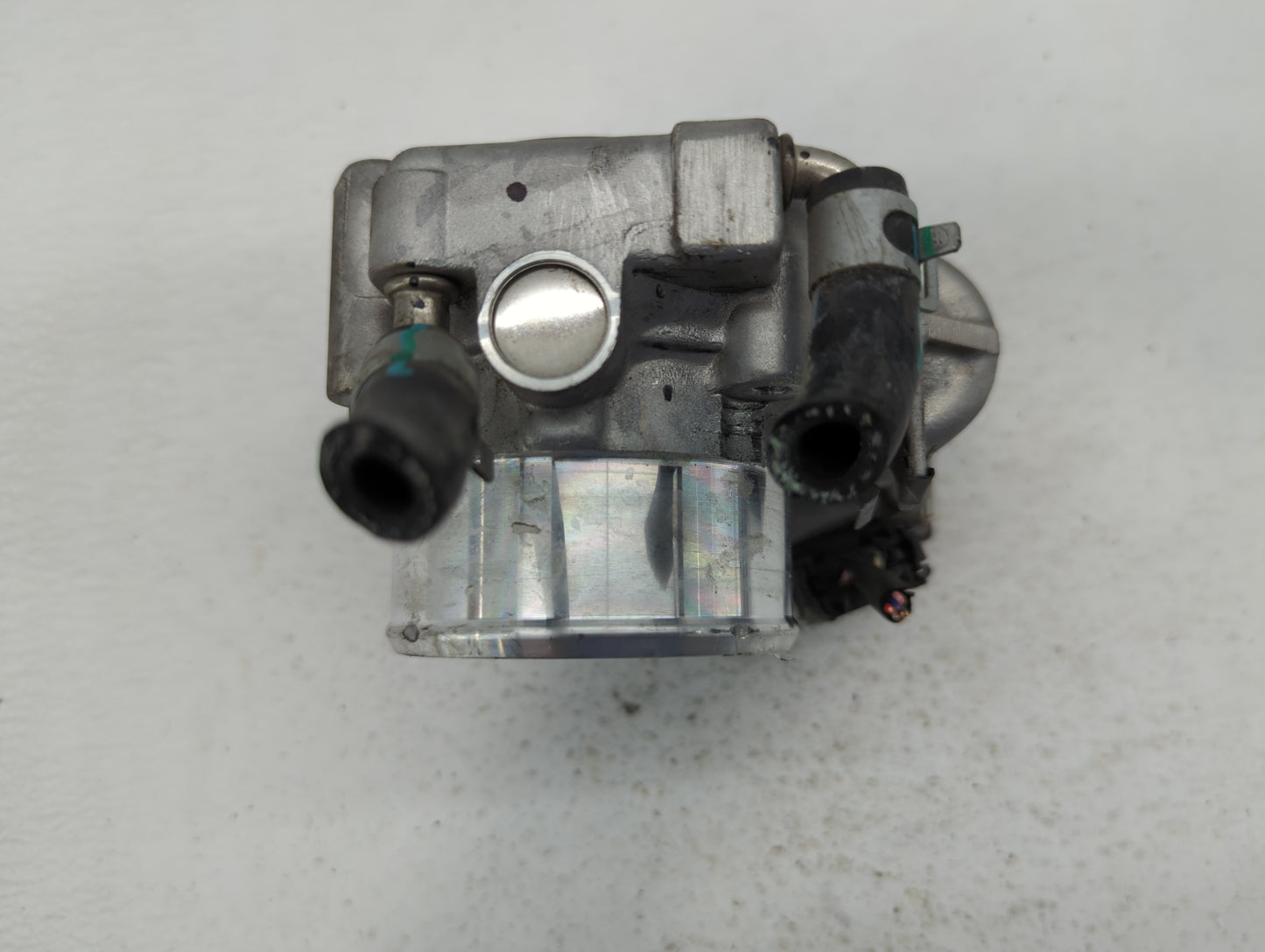 2019-2020 Hyundai Santa Fe Throttle Body P/N:35100-2G600 Fits Fits 2015 2016 2017 2018 2019 2020 2021 OEM Used Auto Parts - 