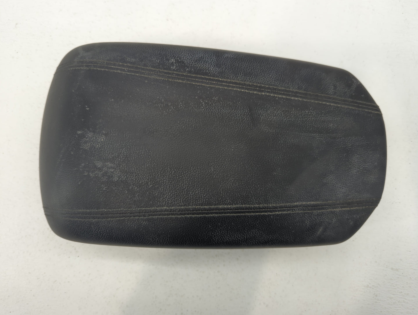 2018 Hyundai Santa Fe Center Console Armrest Cover Lid Black - Oemusedautoparts1.com