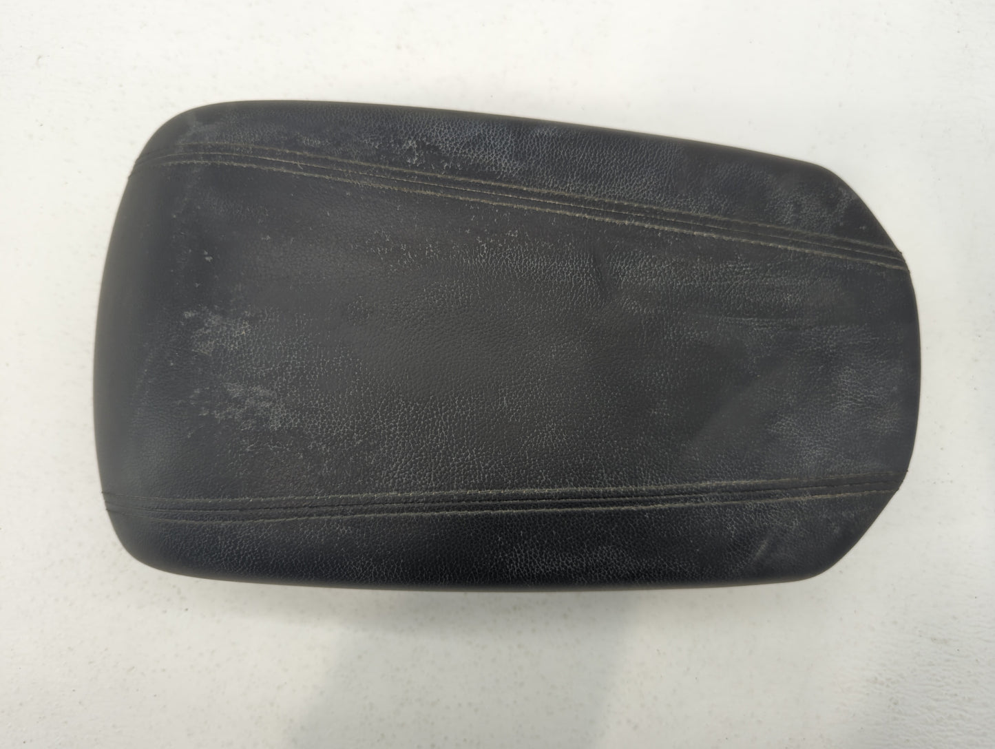 2018 Hyundai Santa Fe Center Console Armrest Cover Lid Black - Oemusedautoparts1.com