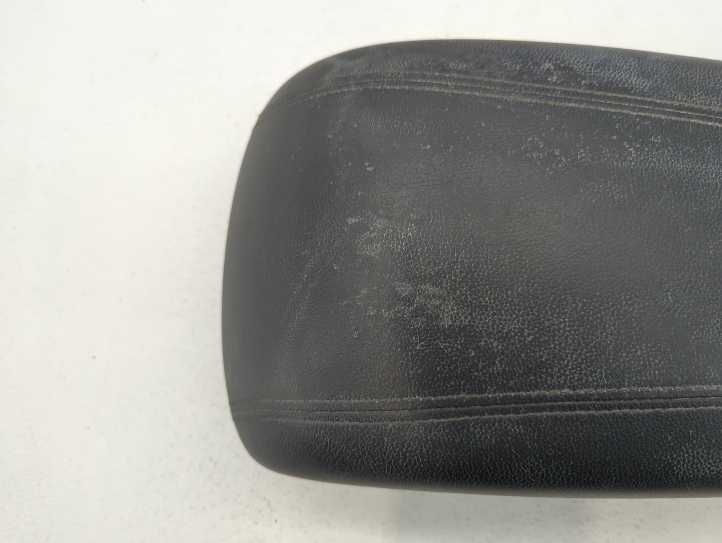 2018 Hyundai Santa Fe Center Console Armrest Cover Lid Black - Oemusedautoparts1.com
