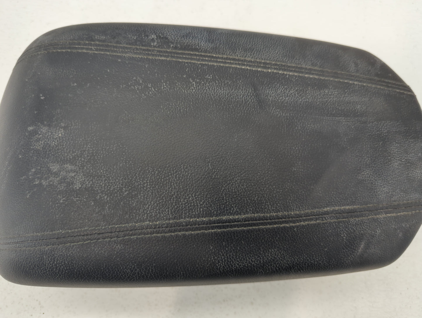 2018 Hyundai Santa Fe Center Console Armrest Cover Lid Black - Oemusedautoparts1.com