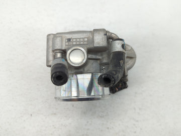2019-2020 Hyundai Santa Fe Throttle Body P/N:35100-2G600 Fits Fits 2015 2016 2017 2018 2019 2020 2021 OEM Used Auto Parts