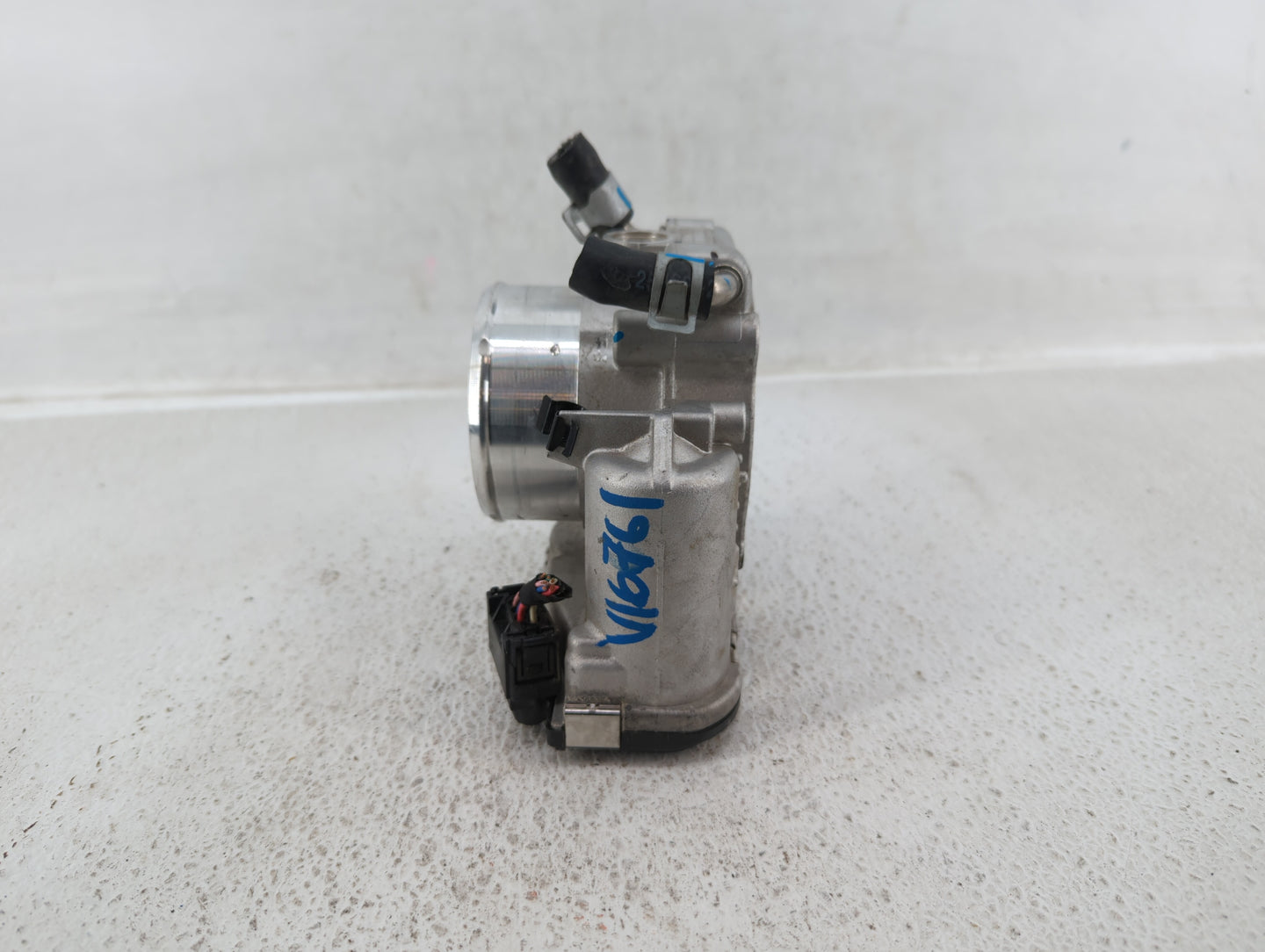 2019-2020 Hyundai Santa Fe Throttle Body P/N:35100-2G600 Fits Fits 2015 2016 2017 2018 2019 2020 2021 OEM Used Auto Parts - 