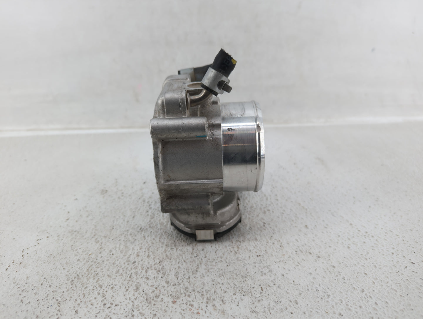 2019-2020 Hyundai Santa Fe Throttle Body P/N:35100-2G600 Fits Fits 2015 2016 2017 2018 2019 2020 2021 OEM Used Auto Parts - 
