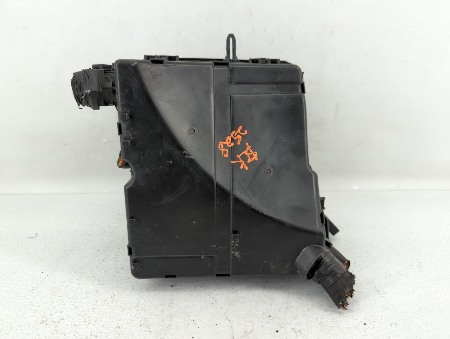 2017-2019 Hyundai Santa Fe Fusebox Fuse Box Panel Relay Module P/N:91310-B8720 Fits Fits 2017 2018 2019 OEM Used Auto Parts 