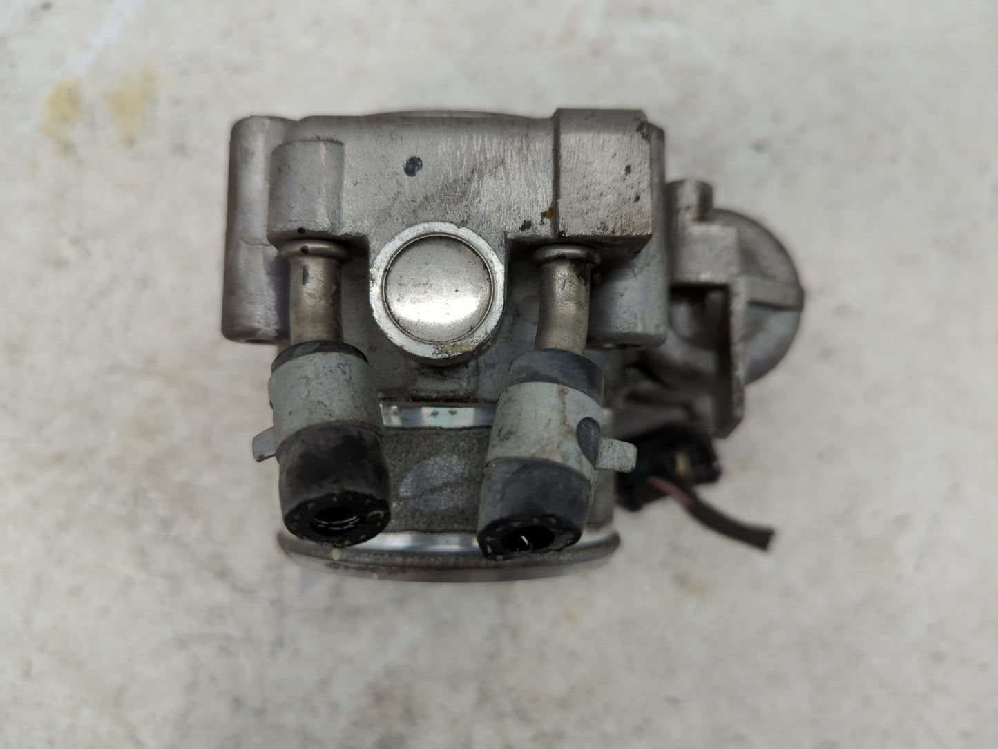 2019-2020 Hyundai Santa Fe Throttle Body P/N:35100-2G610 Fits Fits 2015 2016 2017 2018 2019 2020 2021 OEM Used Auto Parts - 