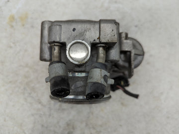 2019-2020 Hyundai Santa Fe Throttle Body P/N:35100-2G610 Fits Fits 2015 2016 2017 2018 2019 2020 2021 OEM Used Auto Parts