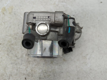 2019-2020 Hyundai Santa Fe Throttle Body P/N:35100-2G600 Fits Fits 2015 2016 2017 2018 2019 2020 2021 OEM Used Auto Parts