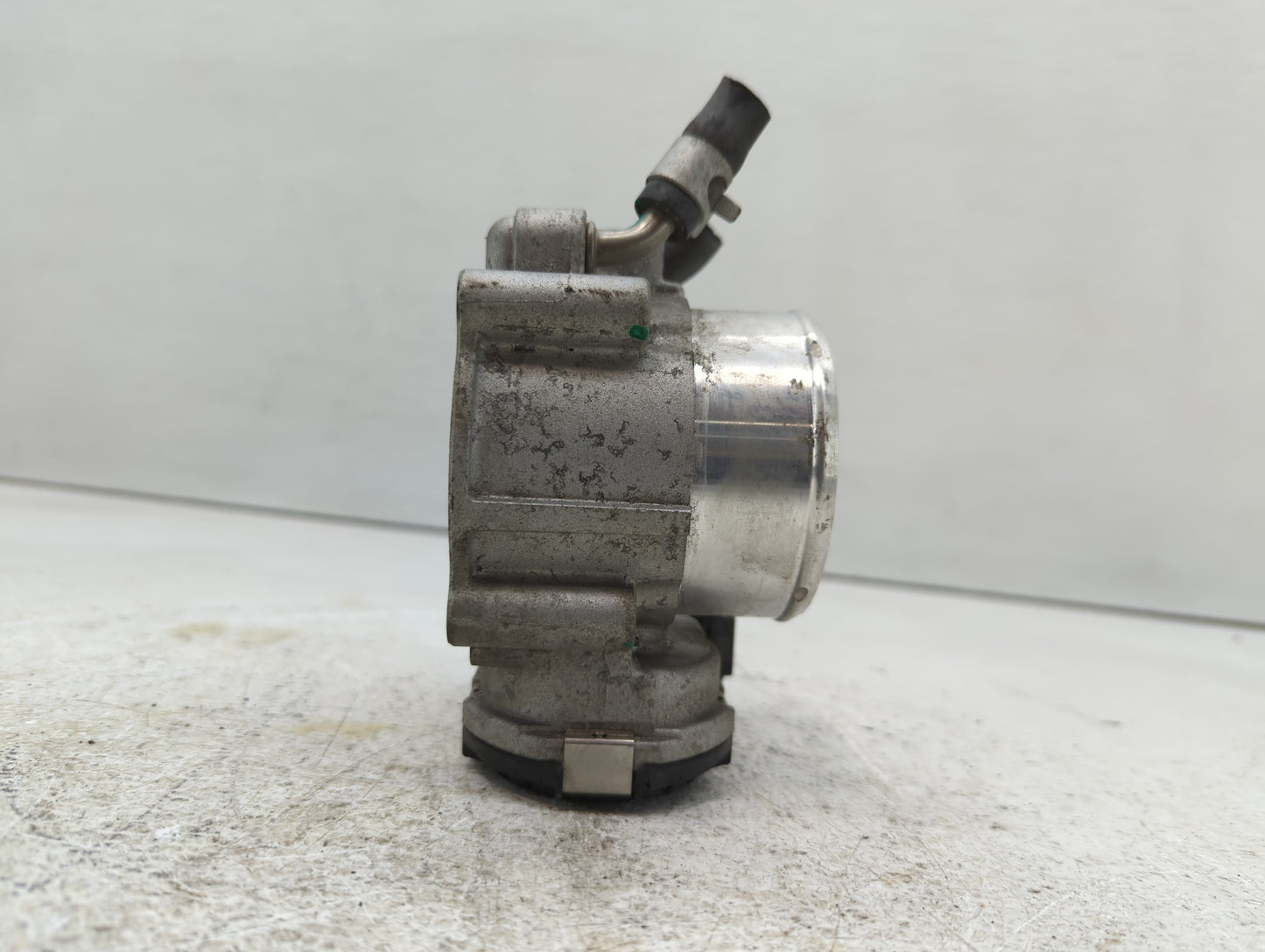 2019-2020 Hyundai Santa Fe Throttle Body P/N:35100-2G600 Fits Fits 2015 2016 2017 2018 2019 2020 2021 OEM Used Auto Parts - 