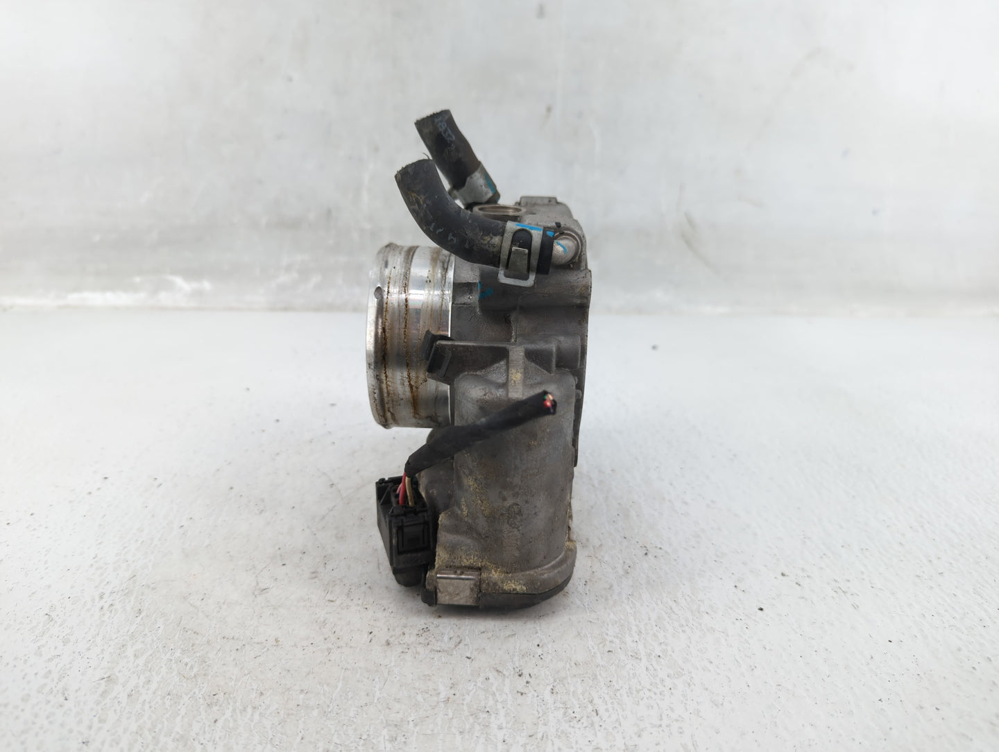 2019-2020 Hyundai Santa Fe Throttle Body P/N:35100-2G600 Fits Fits 2015 2016 2017 2018 2019 2020 2021 OEM Used Auto Parts - 
