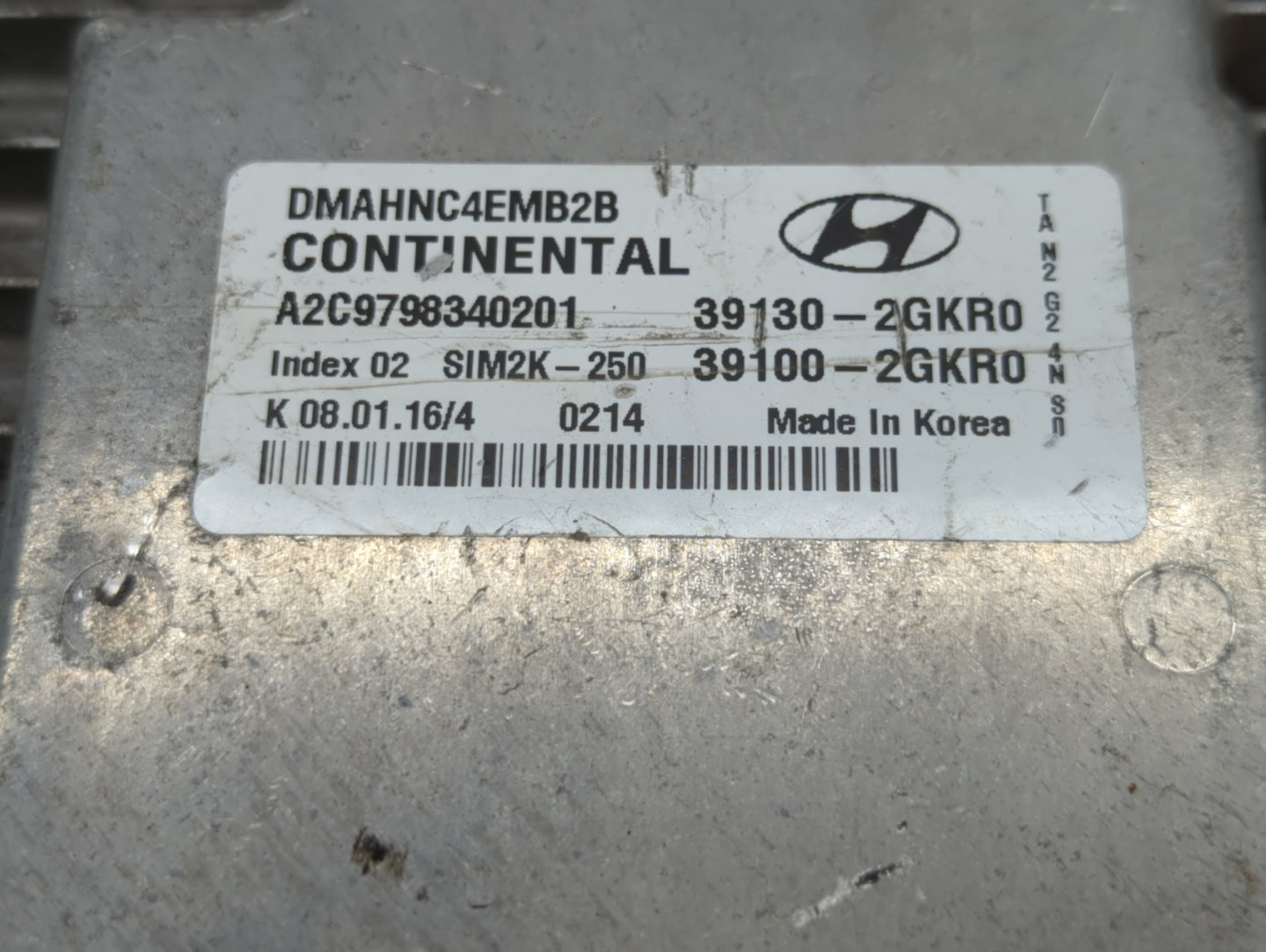 2018 Hyundai Santa Fe PCM Engine Control Computer ECU ECM PCU OEM P/N:39130-2GKR0 39100-2GKR0, 39130-2GKR1, 39100-2GKR1 Fits