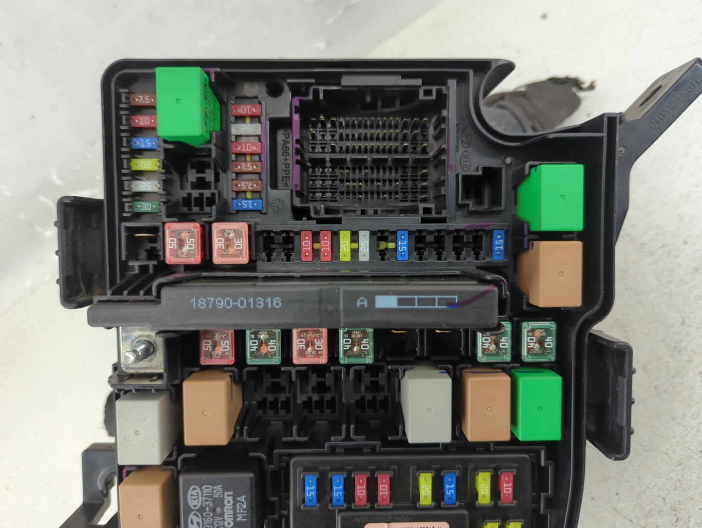 2018 Hyundai Santa Fe Fusebox Fuse Box Panel Relay Module P/N:91941-4Z020 Fits OEM Used Auto Parts - Oemusedautoparts1.com